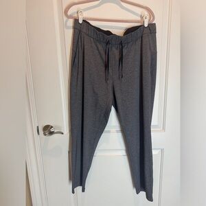 Lululemon On The Fly Pant Heathered Gray Black Women’s Size 14 Pull On W5ASSS